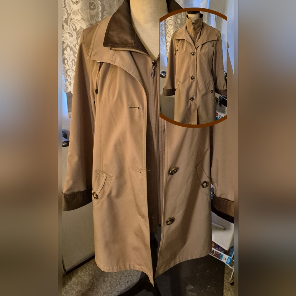 Gallery Petites Two Tone Raincoat w/Double Collar Hooded Raincoat